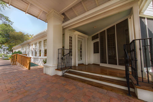 front entrance of Great Oaks Recovery Center - Great Oaks Admissions - Houston Drug Rehab Admissions - Addiction Treatment near Houston